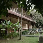 Bumas Hotel